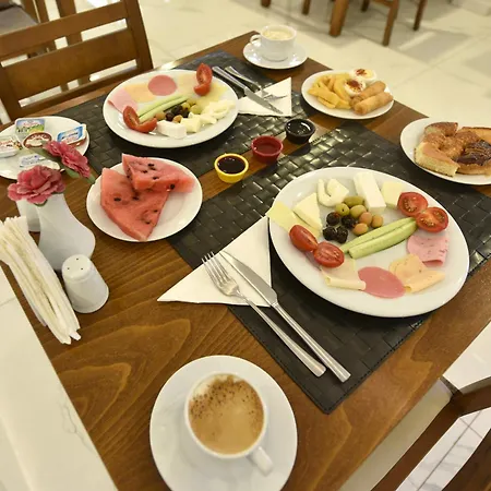 Sahil Pendik Szálloda 3*